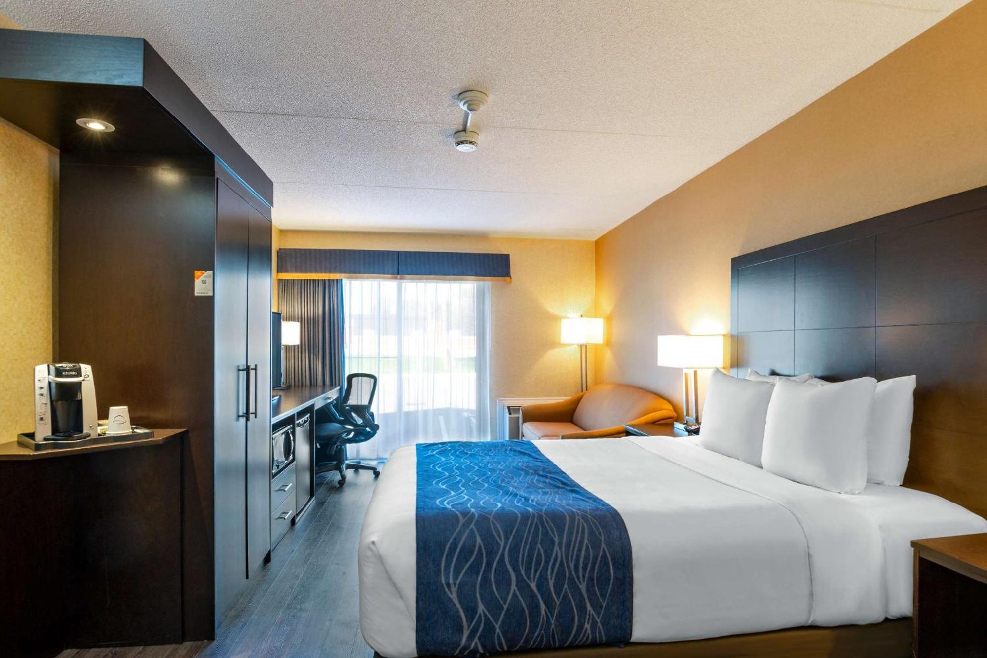 Comfort Inn Saint Thomas Exteriör bild